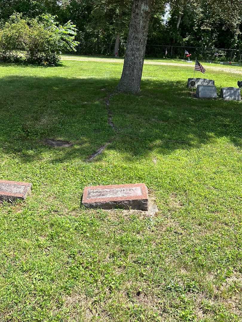 L. Glenor Osborne's grave. Photo 2