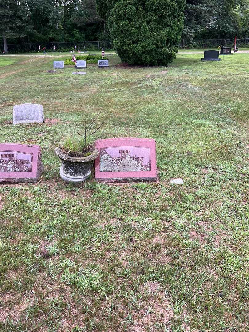 Clarence Gilbert's grave. Photo 2