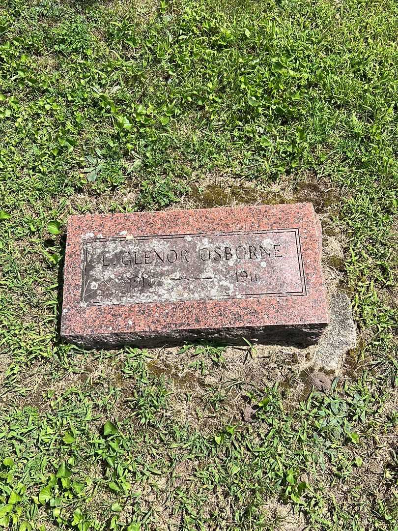 L. Glenor Osborne's grave. Photo 1