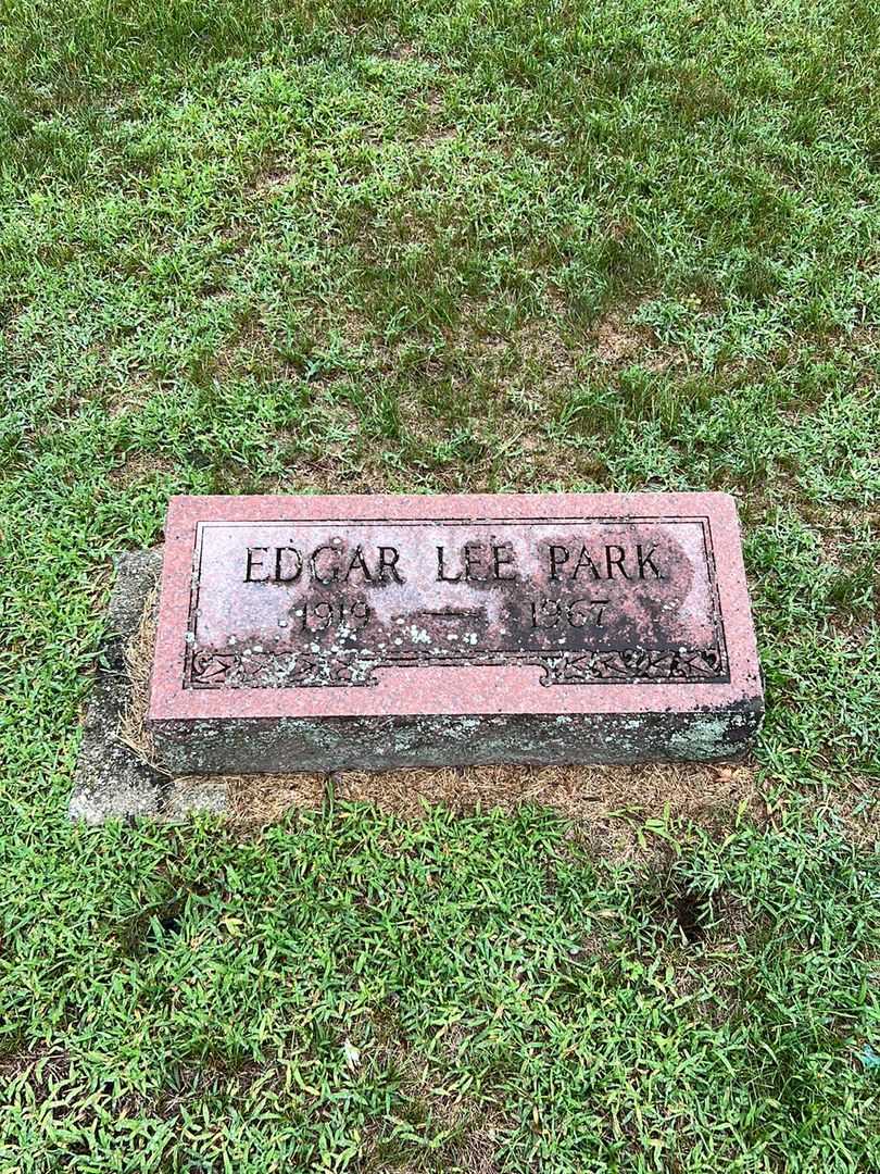 Edgar Lee Park's grave. Photo 1
