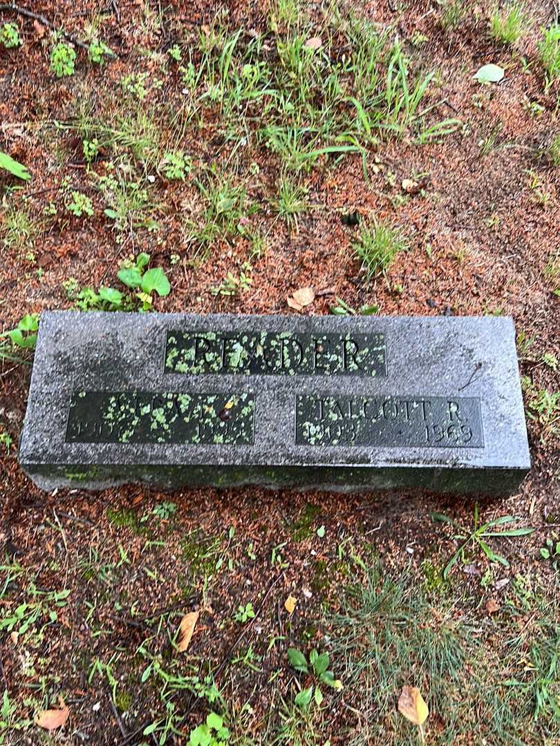 Talcott R. Reader's grave. Photo 1