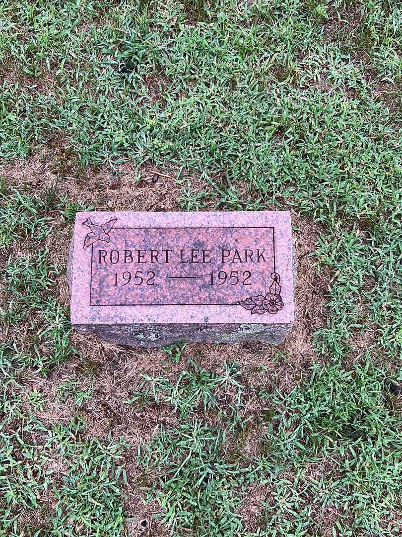 Robert Lee Park's grave. Photo 1