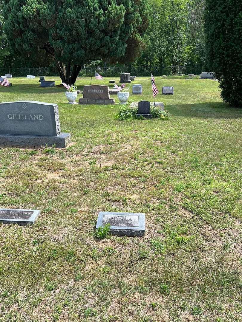 William H. Gilland's grave. Photo 2