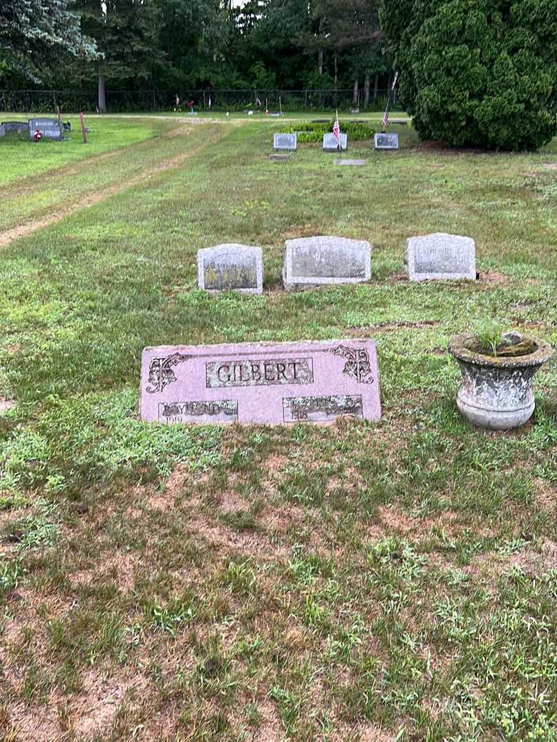 Marion D. Gilbert's grave. Photo 2