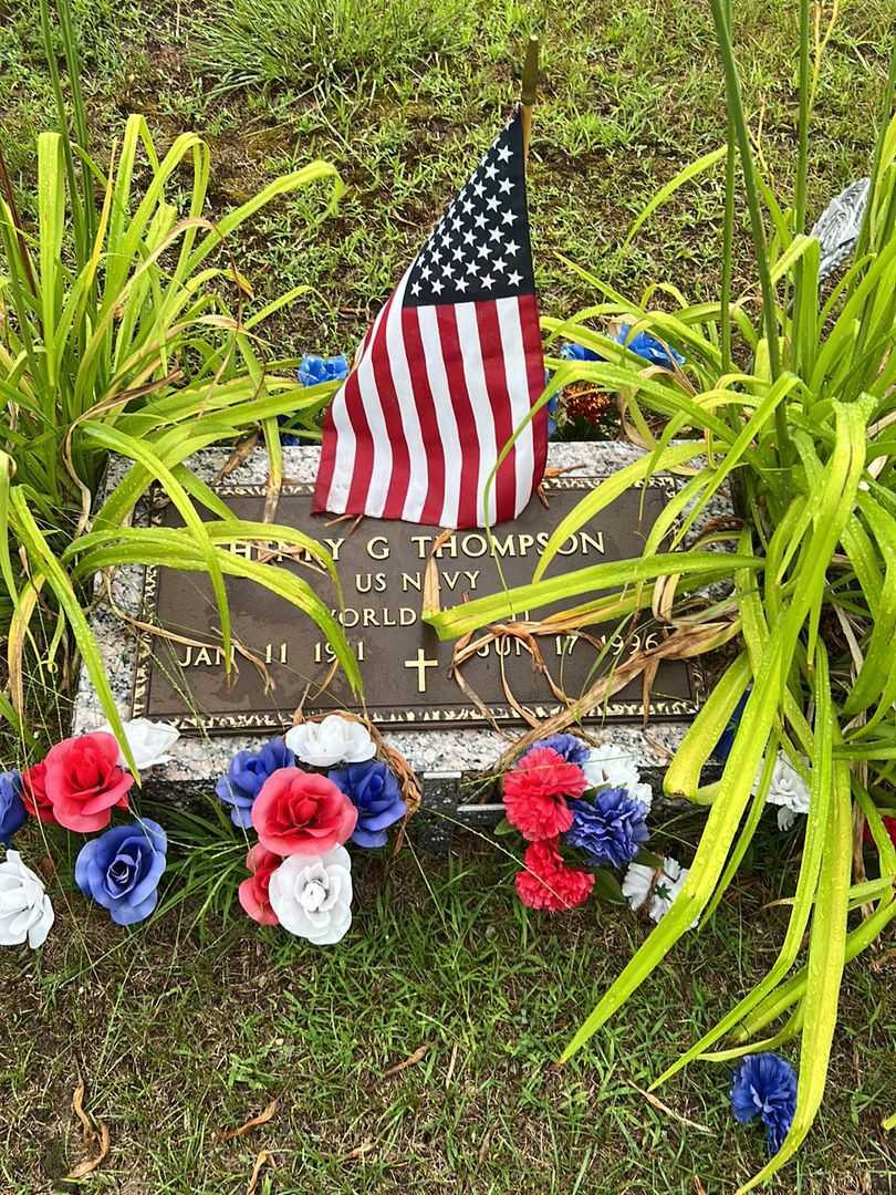 Henry G. Thompson's grave. Photo 1