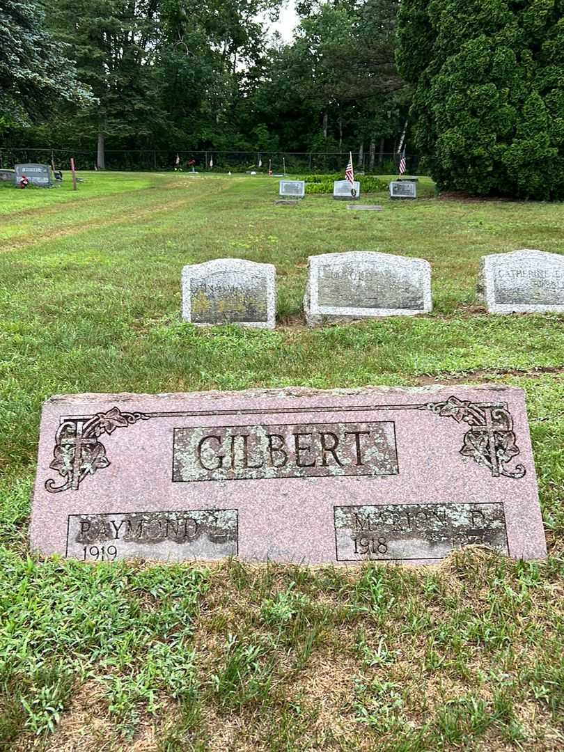 Marion D. Gilbert's grave. Photo 1