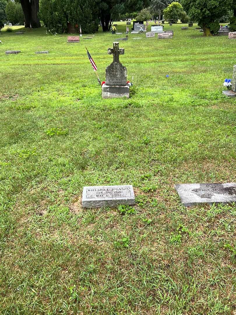 Willard L. Johnson's grave. Photo 2