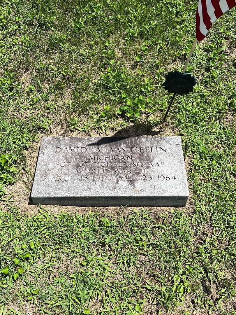 David A. Van Tifflin's grave. Photo 1