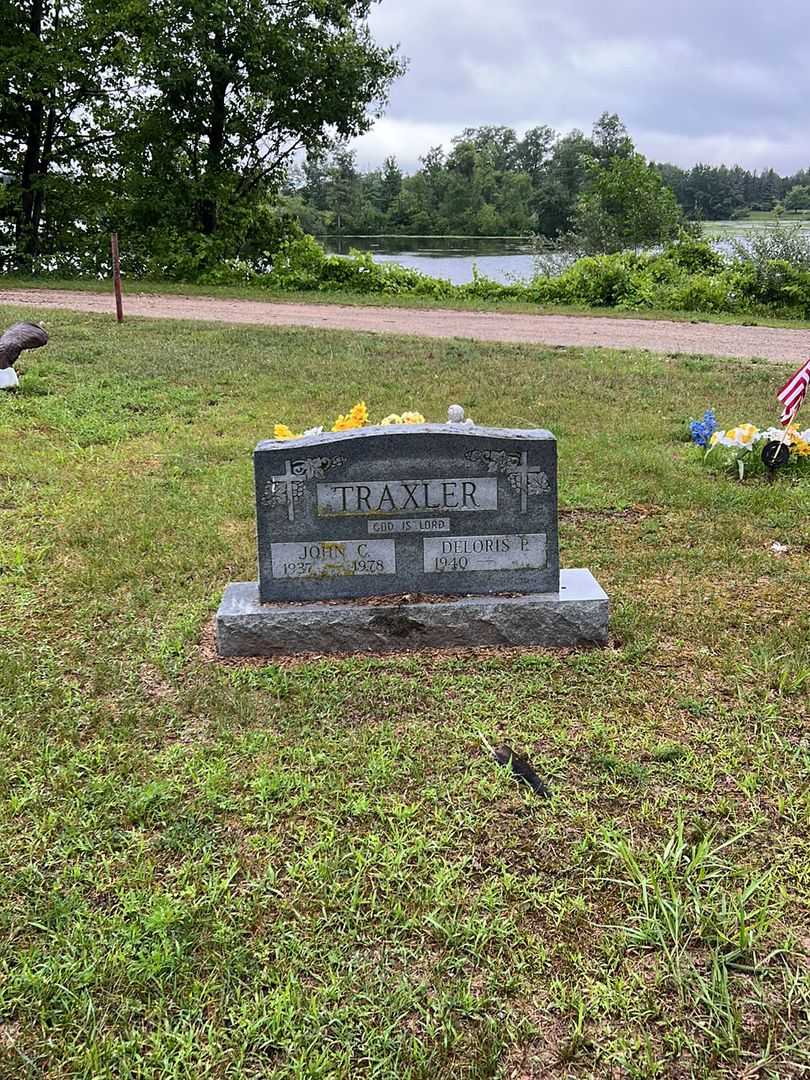 John C. Traxler's grave. Photo 2