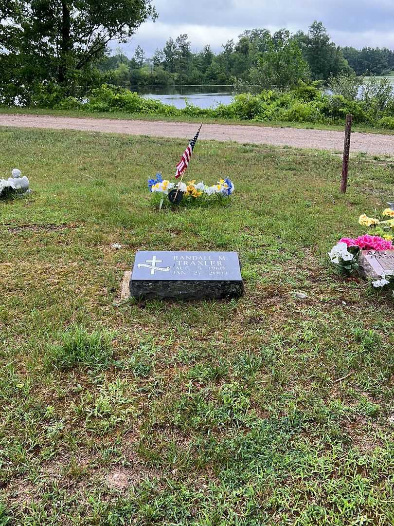 Randall M. Traxler's grave. Photo 2