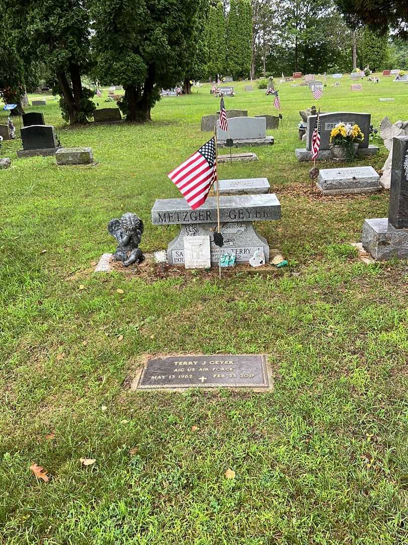 Terry J. Geyer's grave. Photo 3