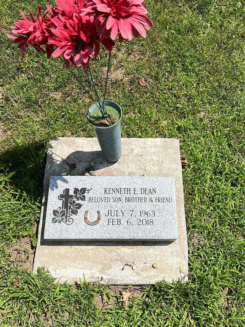 Kenneth E. Dean's grave. Photo 1
