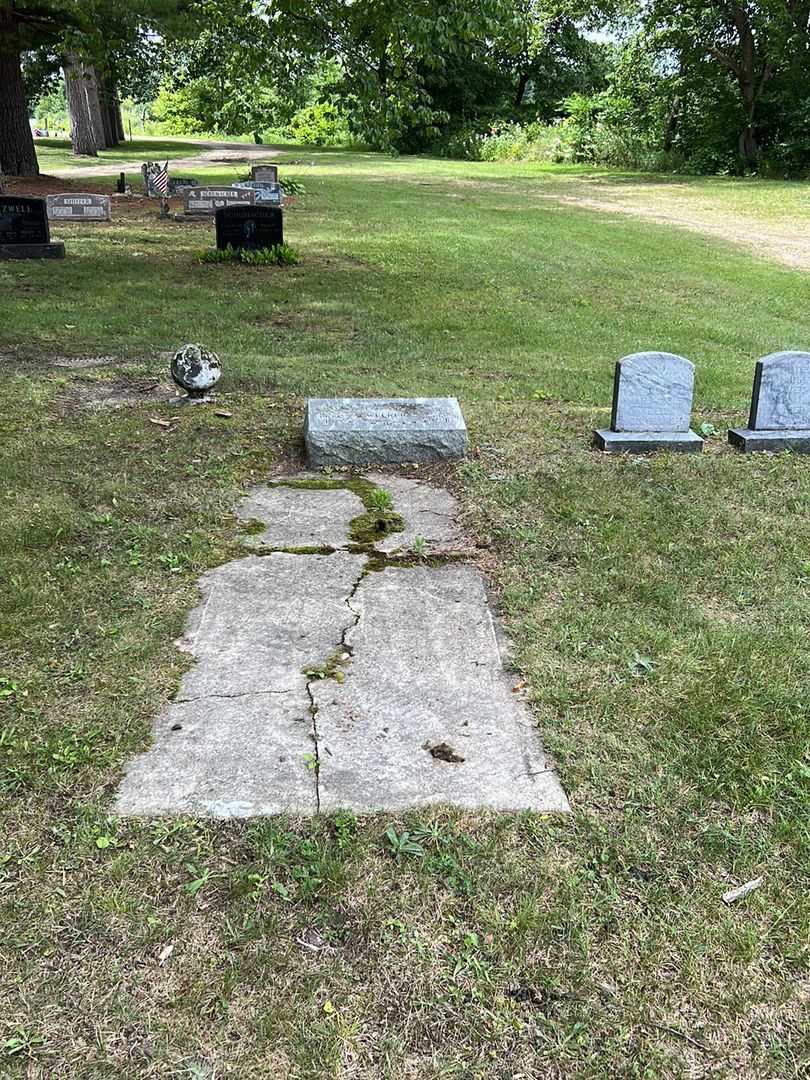 Enza L. Welker's grave. Photo 2