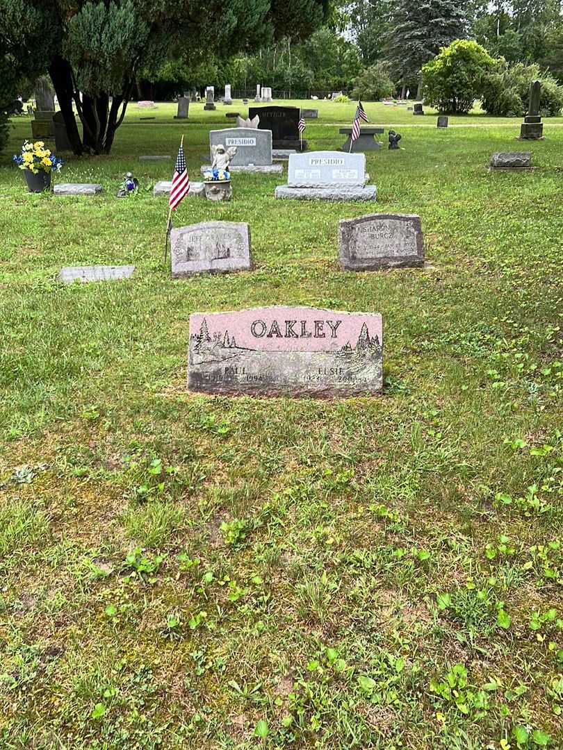 Elsie Oakley's grave. Photo 2