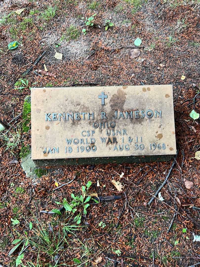 Kenneth R. Jameson's grave. Photo 1