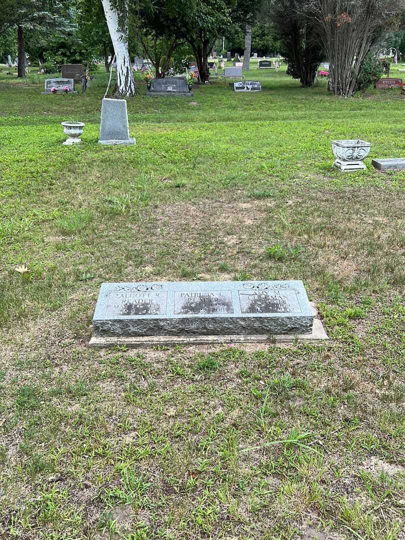 Patricia L. Reader's grave. Photo 2
