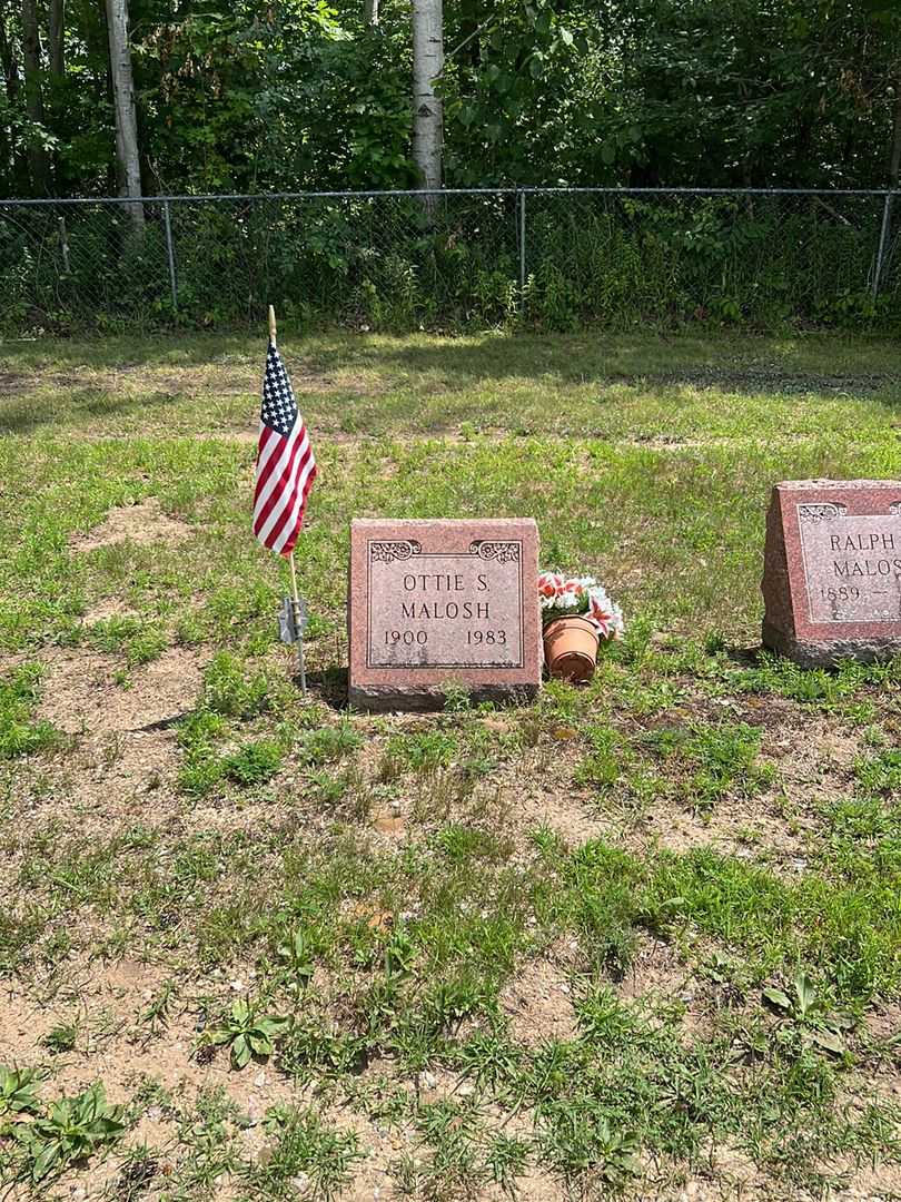Ottie S. Malosh's grave. Photo 2
