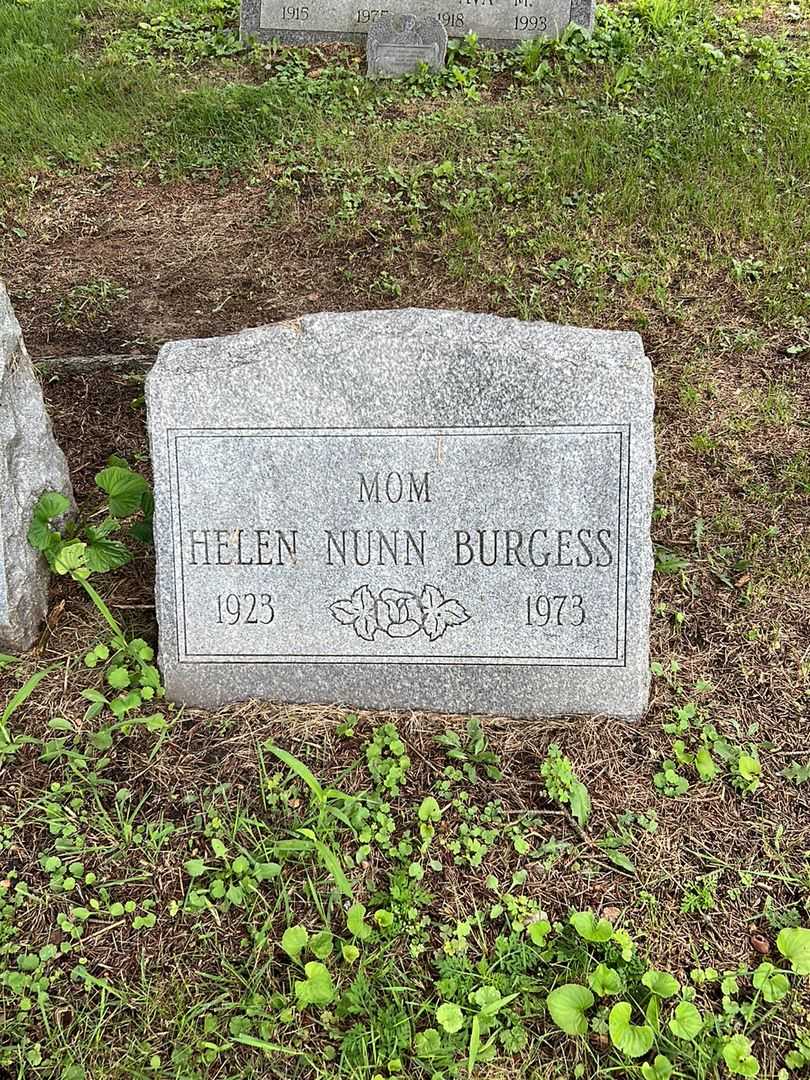Helen Nunn Burgess's grave. Photo 1