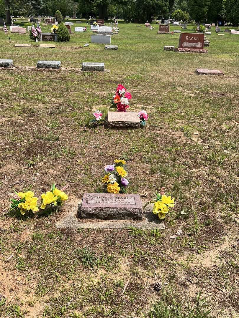 Doris Marie Killian's grave. Photo 2