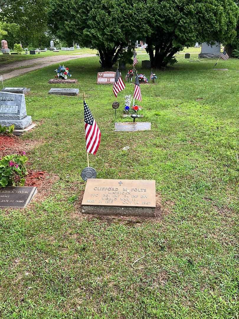 Clifford M. Folts's grave. Photo 2