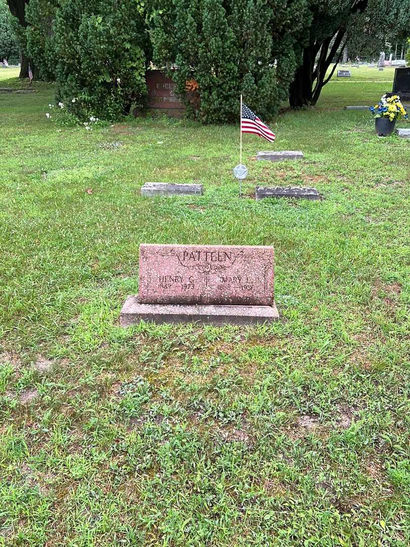Mary E. Patteen's grave. Photo 2