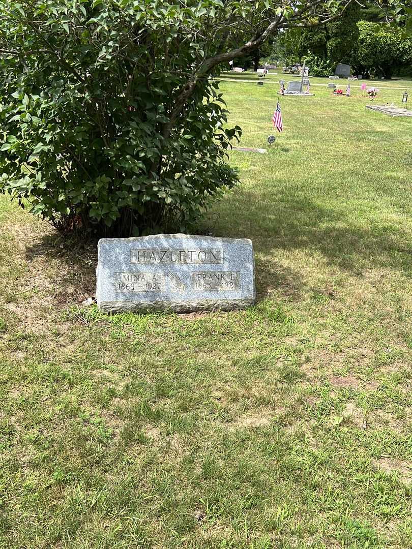 Mina A. Hazleton's grave. Photo 2