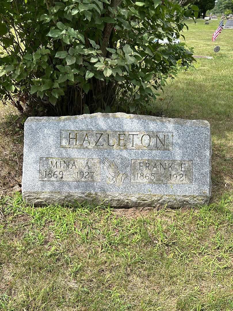 Mina A. Hazleton's grave. Photo 1