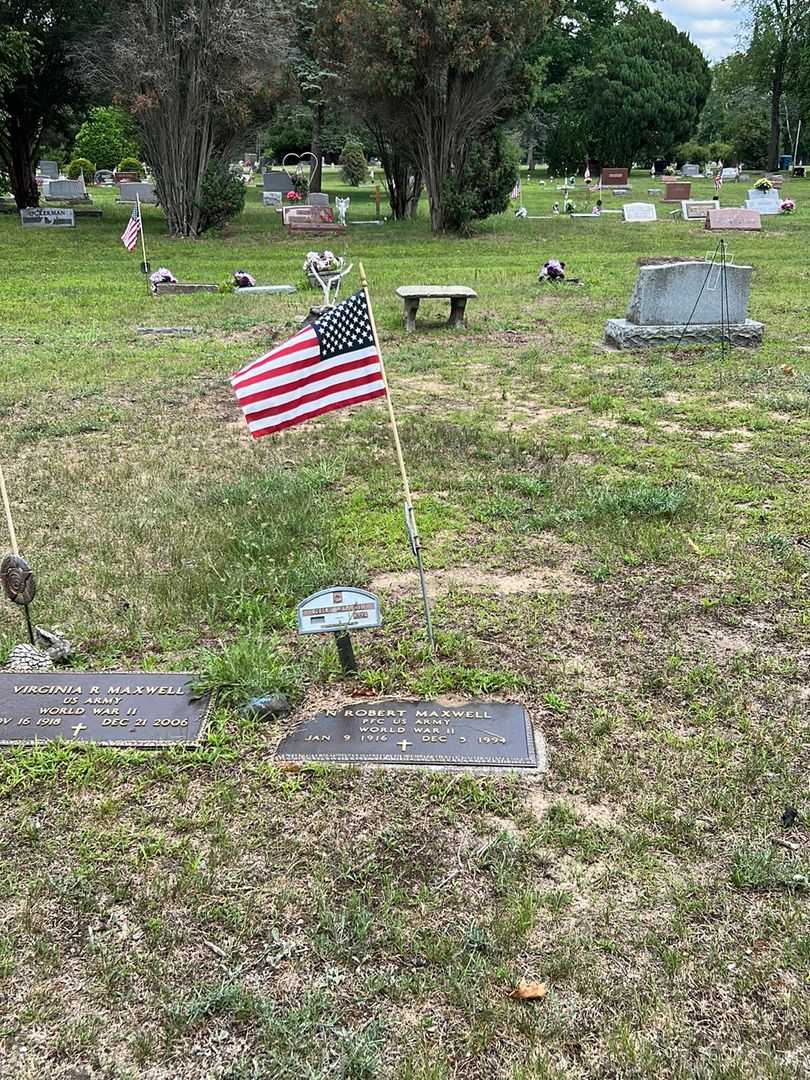 N. Robert Maxwell's grave. Photo 2