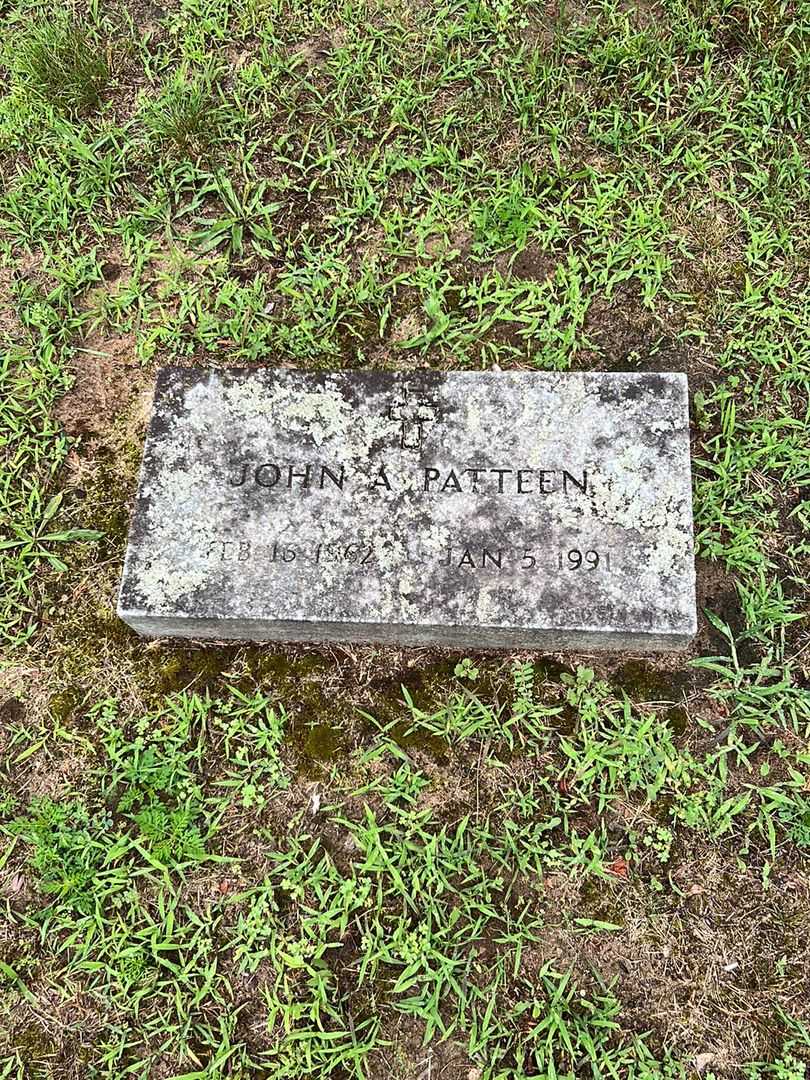John A. Patteen's grave. Photo 4