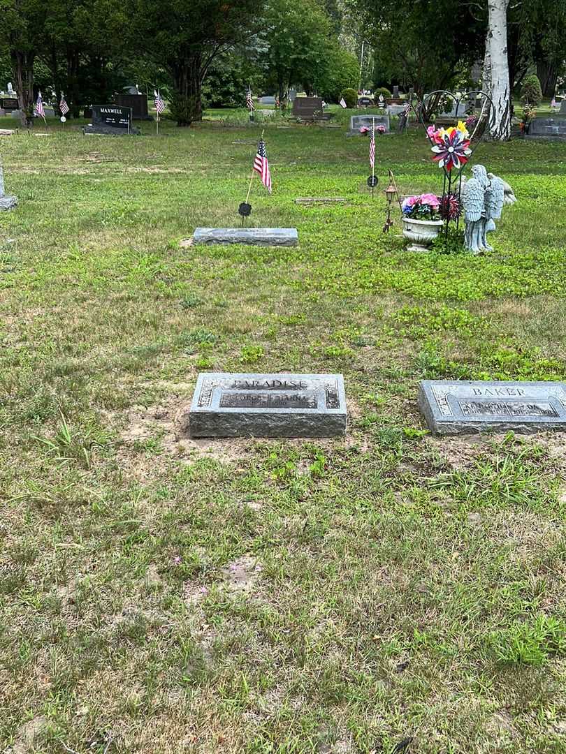 Hanna Paradise's grave. Photo 2