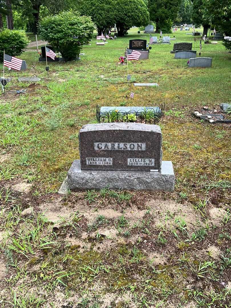 William G. Carlson's grave. Photo 2