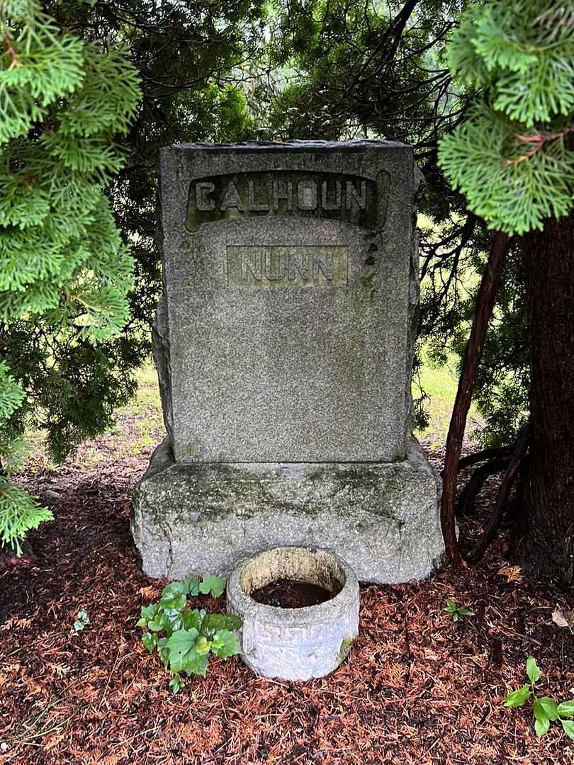 Murray A. Calhoun's grave. Photo 1