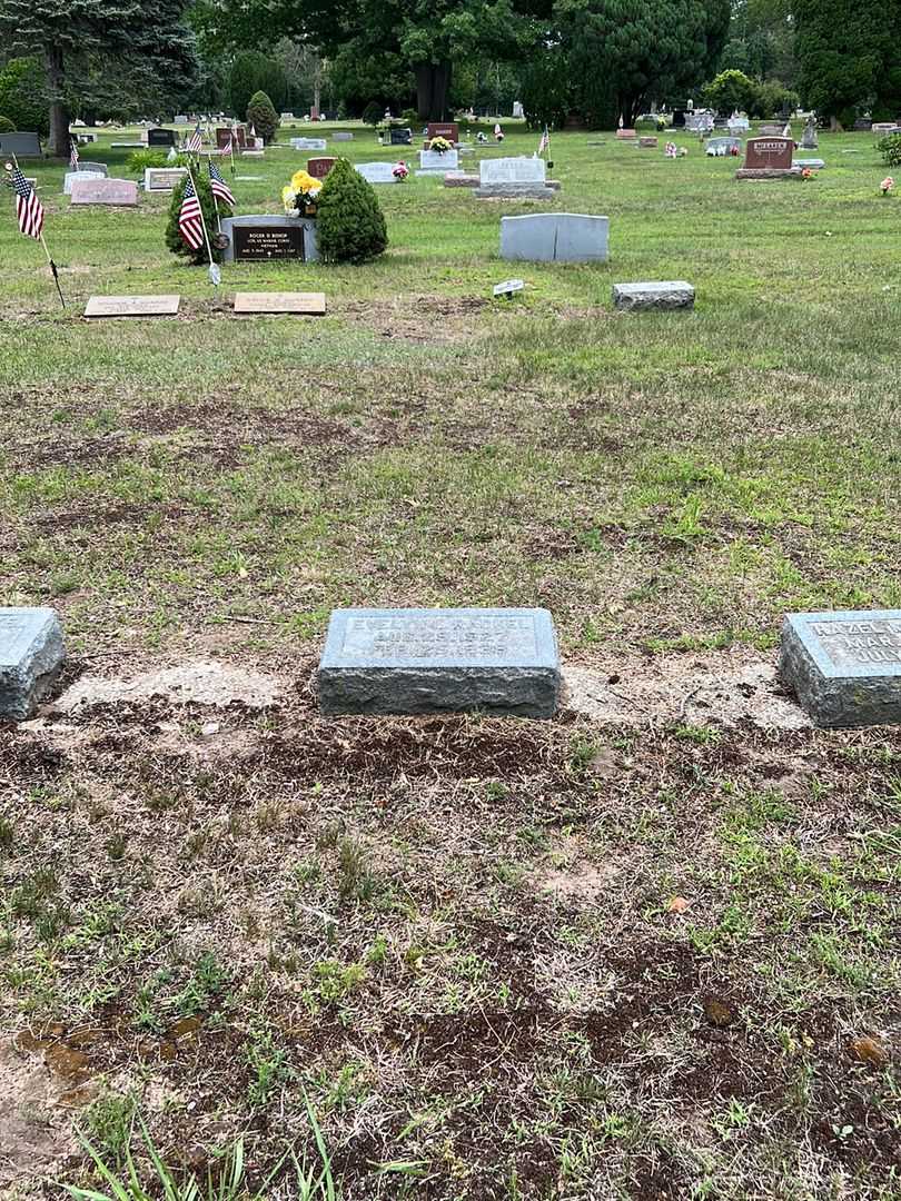 Evelyn E. Rackel's grave. Photo 2