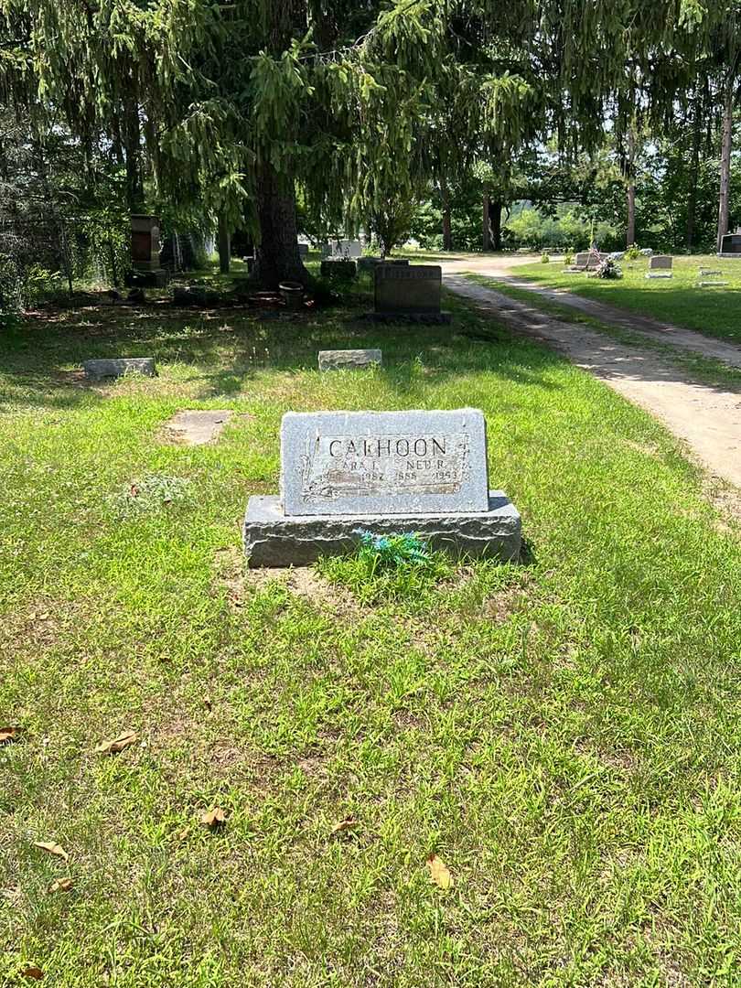Clara I. Calhoon's grave. Photo 2