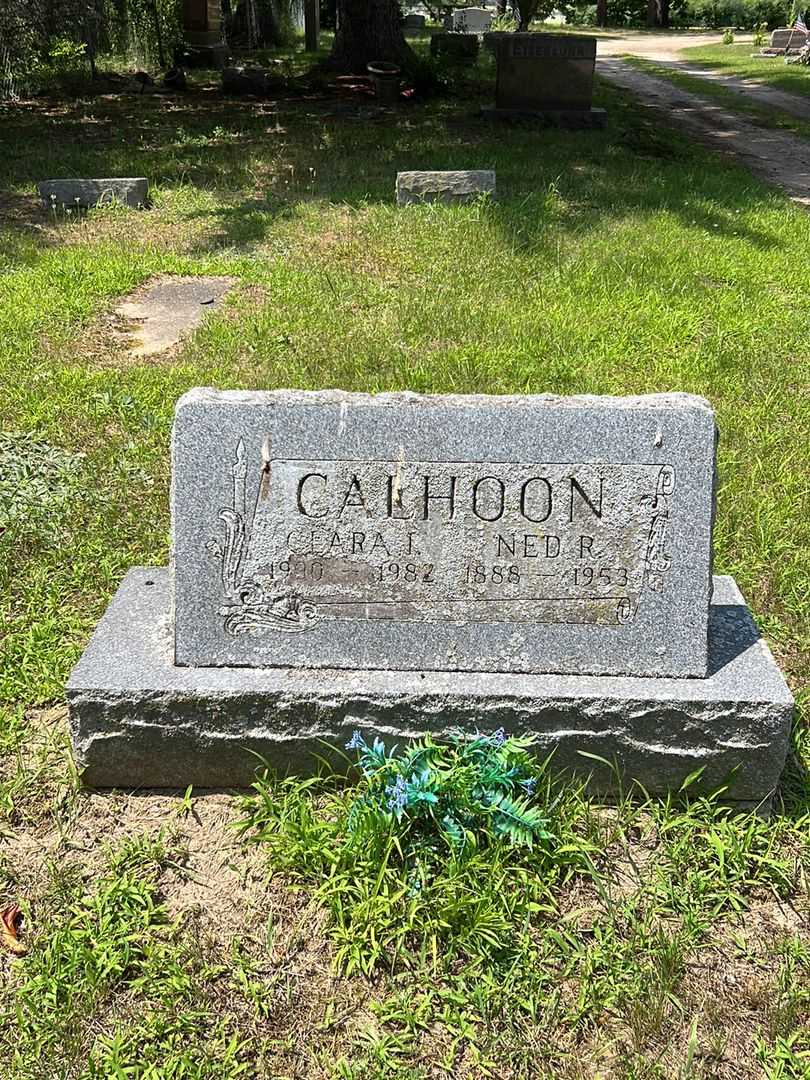 Clara I. Calhoon's grave. Photo 3