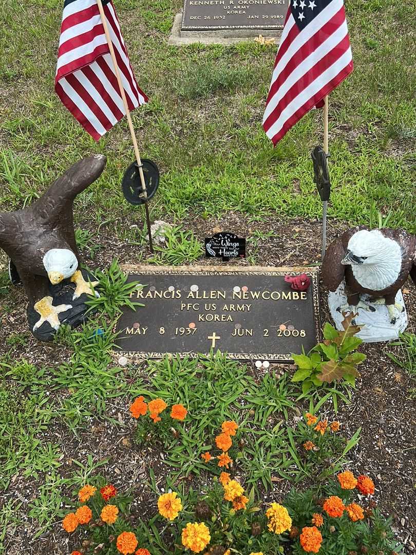 Francis Allen Newcombe's grave. Photo 4