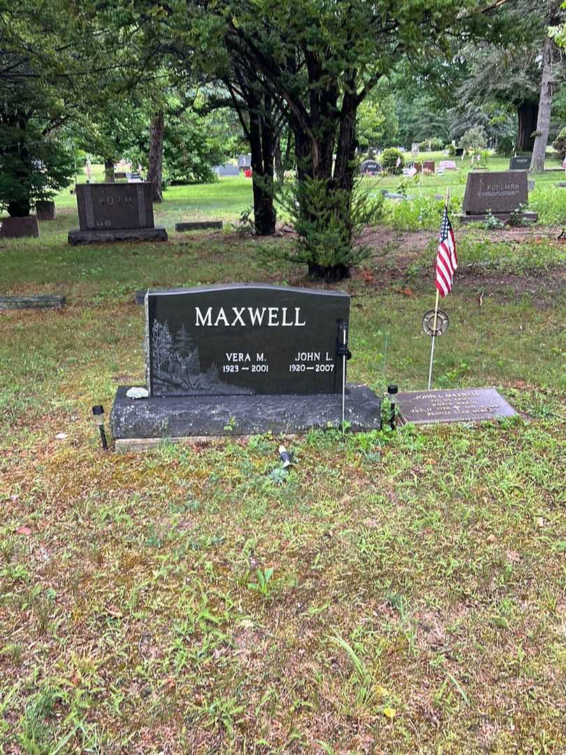 John L. Maxwell's grave. Photo 2