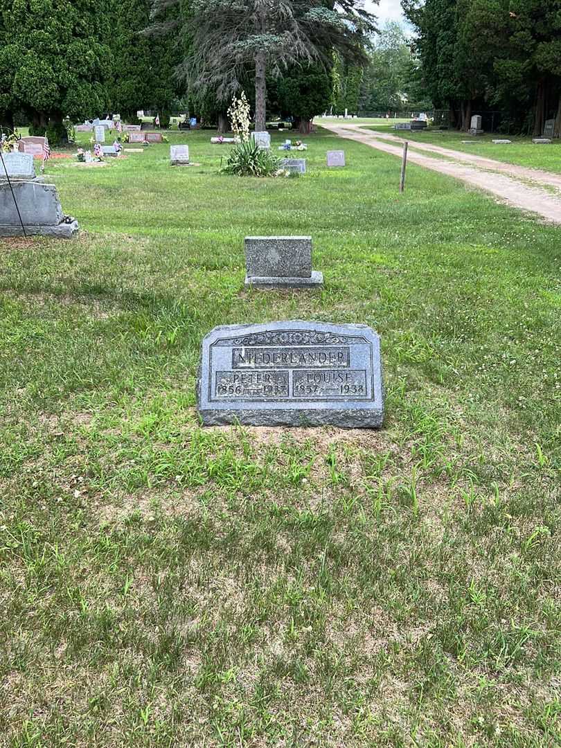 Peter Niederlander's grave. Photo 2