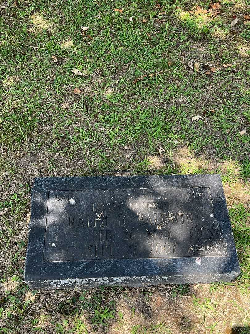 Ralph D. Baldwin's grave. Photo 1