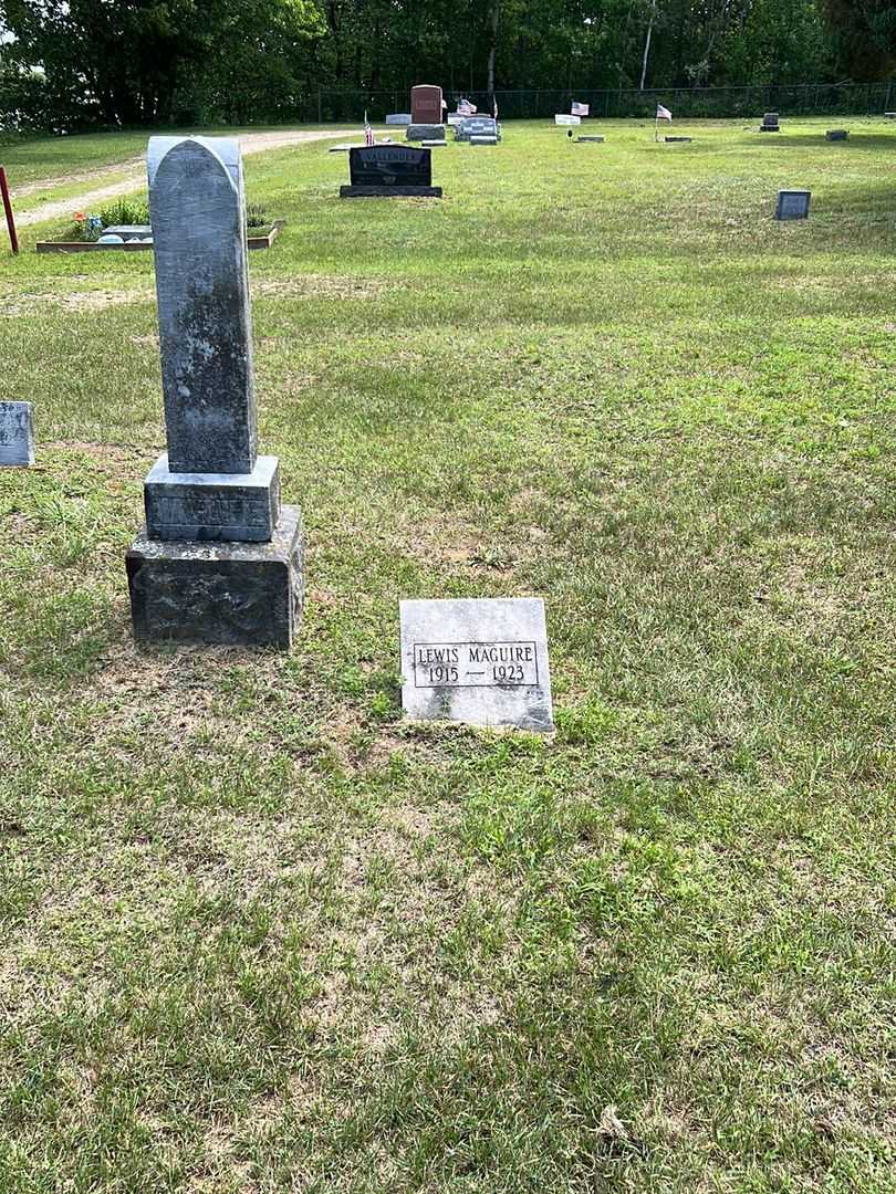 Lewis Maguire's grave. Photo 2