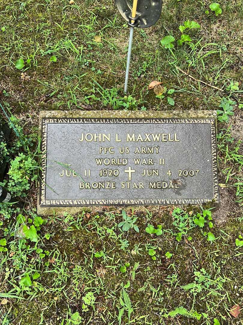 John L. Maxwell's grave. Photo 3