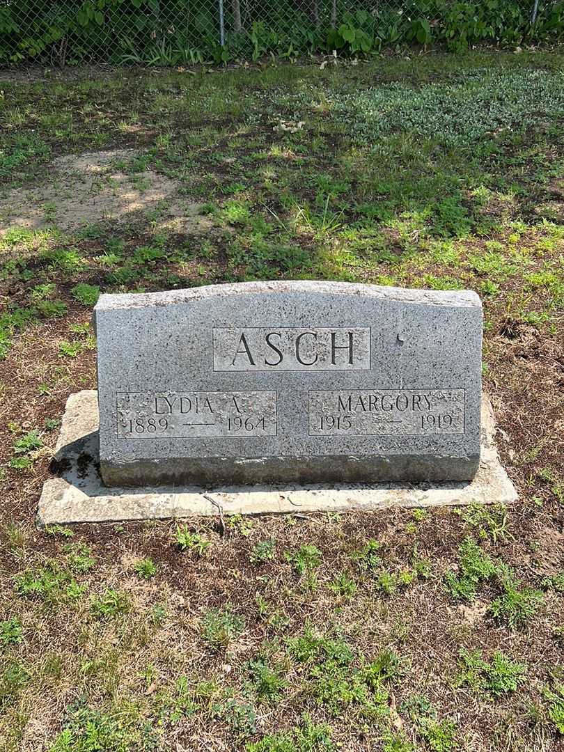Lydia A. Asch's grave. Photo 1