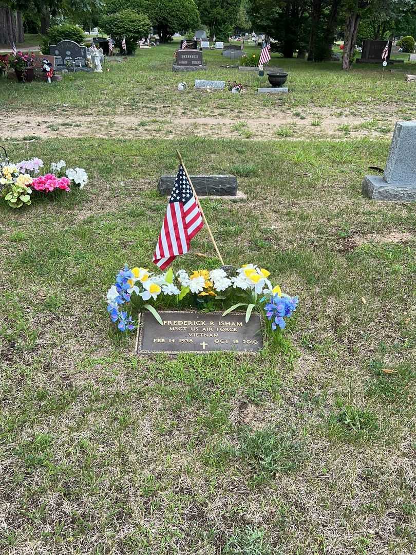 Frederick R. Isham's grave. Photo 2
