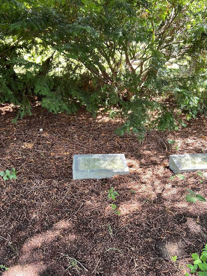 Edna E. Evans's grave. Photo 2