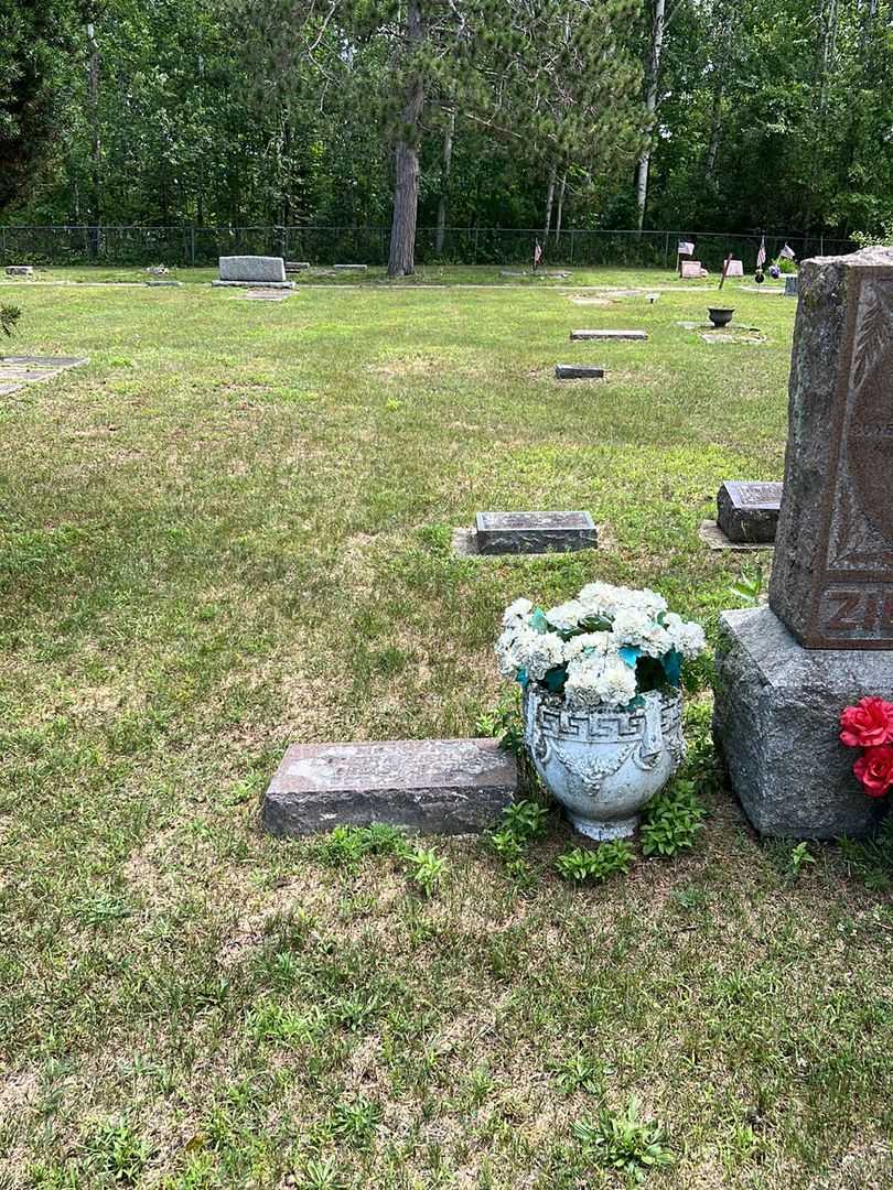 Loretta Ziegler's grave. Photo 2