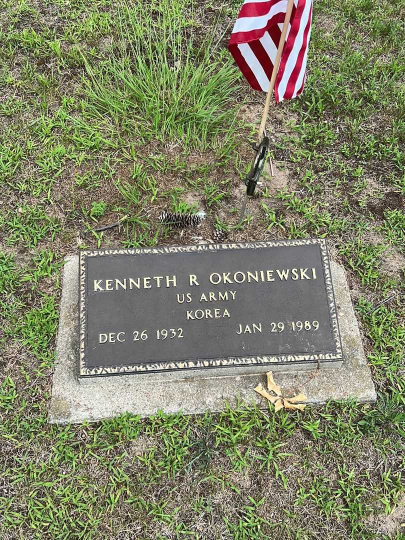 Kenneth R. Okoniewski's grave. Photo 1