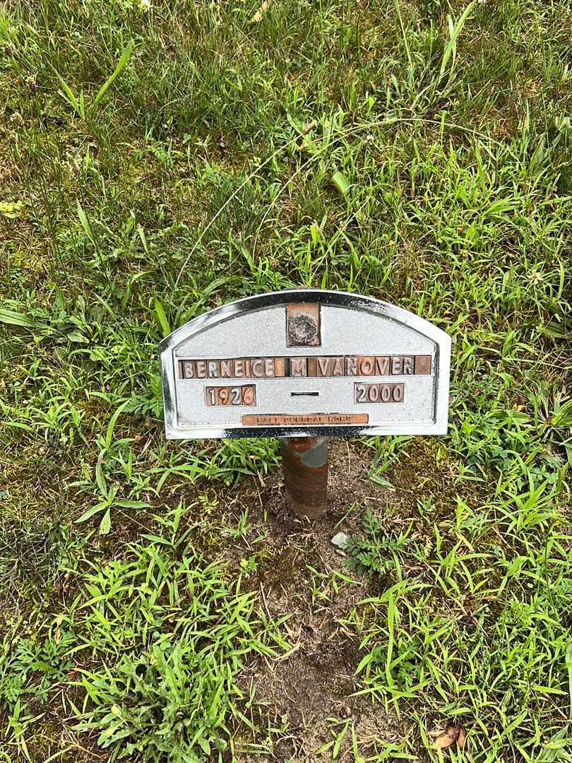 Berneice M. Vanover's grave. Photo 1