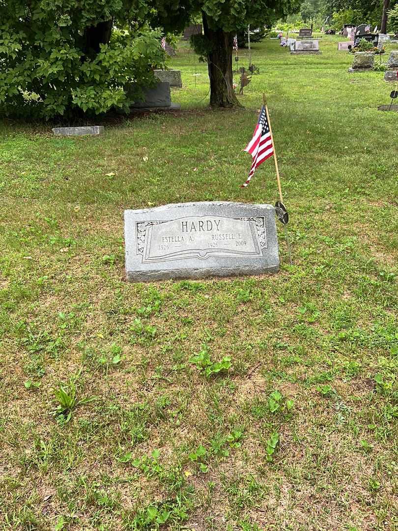 Russell E. Hardy's grave. Photo 2