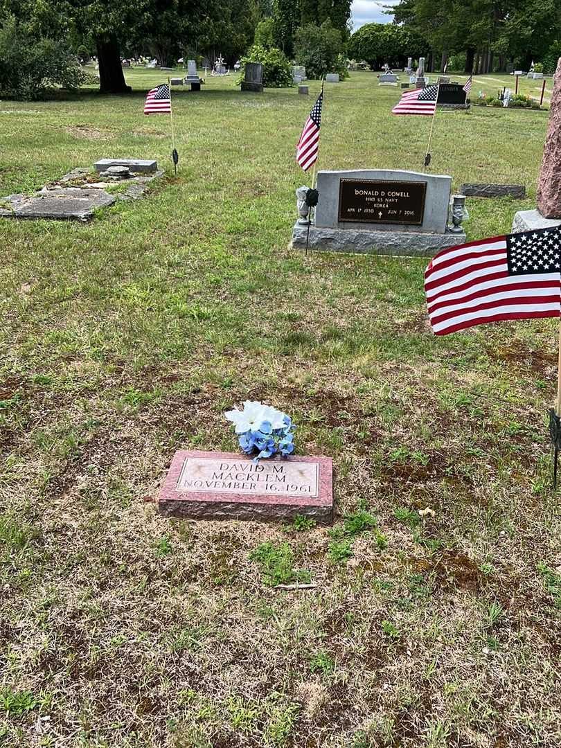 David M. MacKlem's grave. Photo 2