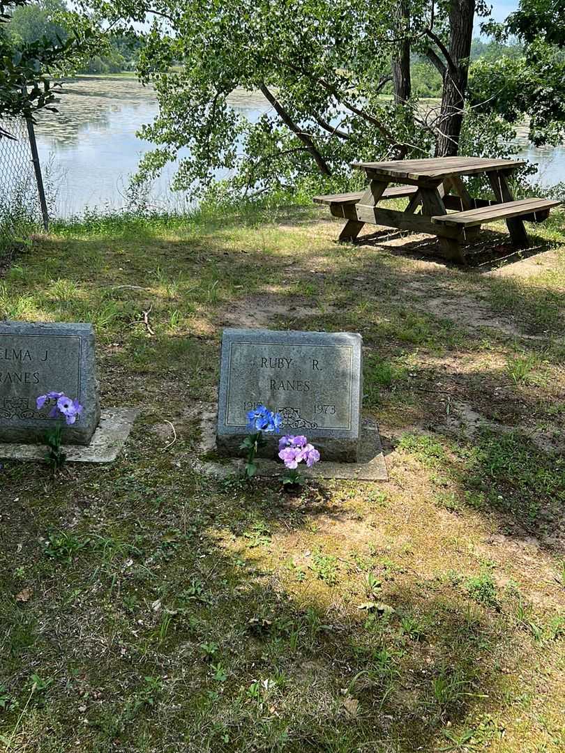 Ruby R. Ranes's grave. Photo 2